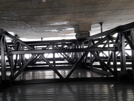 The underside of the helicopter level structures